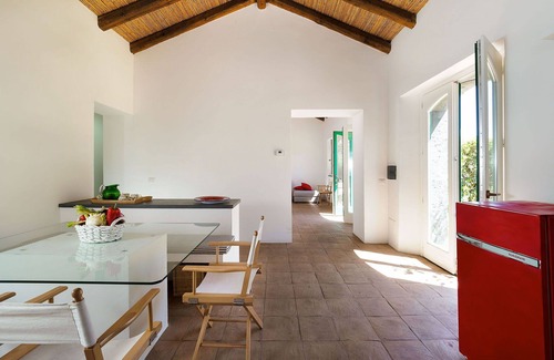 Rovittello Villa | Stunning private villa with WIFI, private pool, TV, terrace, pets allowed, panoramic view, parking