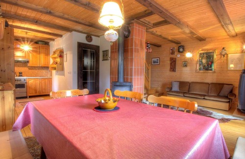 Gozd Martuljek House | Stunning private villa for 7 guests with WIFI, TV, terrace and parking