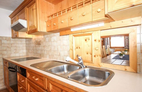 Flirsch House | Stunning private villa for 10 people with WIFI, TV, patio and pets allowed