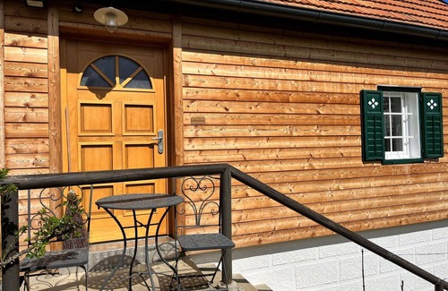 Sankt Anna am Aigen House | Stunning private villa for 2 guests with WIFI, patio, pets allowed and parking