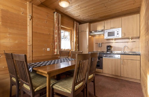 Schwendau House | Stunning private villa for 6 people with WIFI, TV, terrace, pets allowed and parking