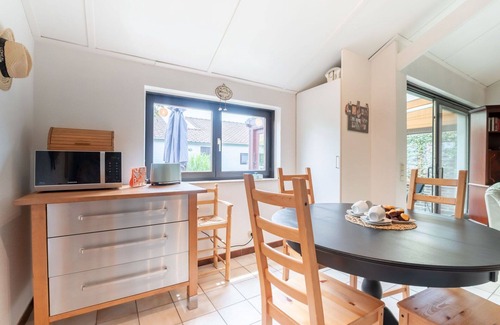 Bredene House | Stunning private villa for 5 guests with WIFI, TV, terrace, pets allowed and parking