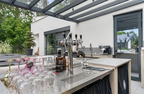 Dolni Laz House | Stunning private villa for 10 people with hot tub, WIFI, TV, terrace, pets allowed and parking