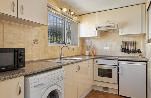 Bahia Dorada House | Stunning private villa for 4 people with pool, WIFI, A/C, TV and parking