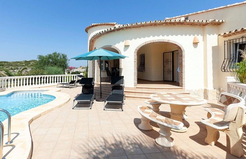 Rafol de Almunia Villa | Stunning private villa with private pool, A/C, WIFI, TV, patio, panoramic view and parking
