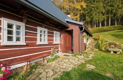 Zdonov Villa | Stunning private villa for 5 guests with TV, pets allowed, panoramic view and parking