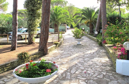 Platamona House | Stunning private villa for 10 guests with A/C, TV, terrace, pets allowed and parking