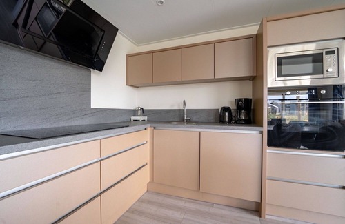 Linden House | Stunning private villa for 8 people with WIFI, TV, terrace and parking