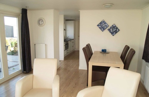 Susteren House | Stunning private villa for 4 guests with WIFI, pool, TV and terrace
