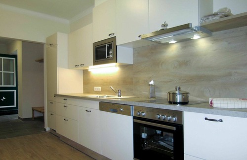 Weissenbach House | Stunning private villa for 8 guests with WIFI, TV, terrace, pets allowed and parking