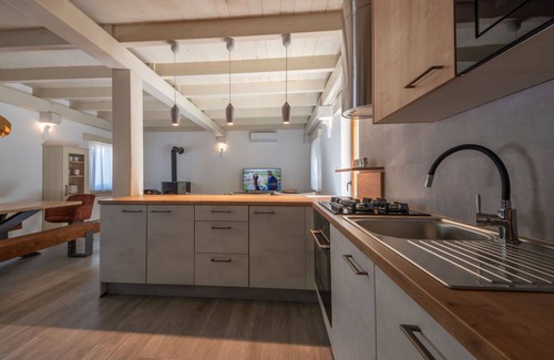 Senj House | Stunning private villa for 6 guests with private pool, WIFI, hot tub, A/C, TV, terrace and parking