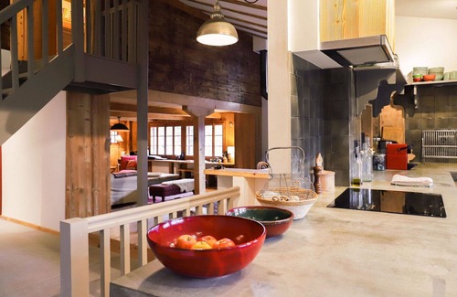 Les Posses-sur-Bex House | Stunning private villa for 11 people with WIFI, terrace, pets allowed and parking