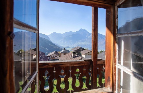 Les Posses-sur-Bex House | Stunning private villa for 11 people with WIFI, terrace, pets allowed and parking