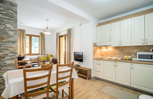 Senj House | Stunning private villa for 12 people with WIFI, private pool, TV, terrace and pets allowed