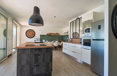 Dausse House | Stunning private villa with WIFI, private pool, TV, terrace, panoramic view and parking
