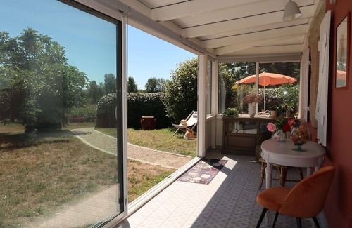 Pouldreuzic House | Stunning private villa for 2 guests with TV, terrace and parking