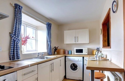 Corwen House | Stunning private villa for 6 guests with WIFI, TV, patio and parking