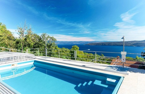 Zagorje House | Stunning private villa for 10 people with A/C, WIFI, private pool, TV and terrace
