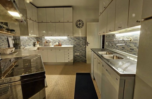 Cetona Villa | Stunning private villa for 7 people with WIFI, private pool, TV, veranda and parking