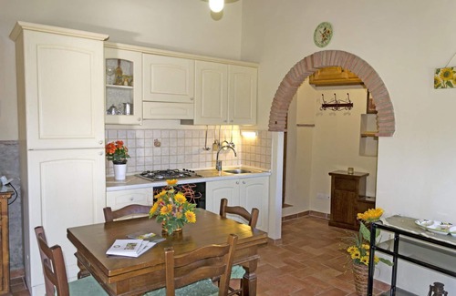 Cortona House | Stunning private villa with WIFI, pool, TV, terrace, pets allowed, panoramic view and parking