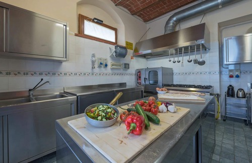 Le Piazze Villa | Stunning private villa with sauna, private pool, A/C, hot tub, WIFI, TV, patio, close to Cortona