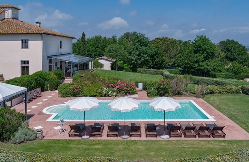 Le Piazze Villa | Stunning private villa with sauna, private pool, A/C, hot tub, WIFI, TV, patio, close to Cortona