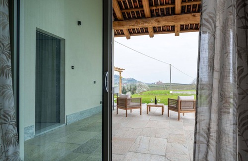 Novello House | Stunning private villa with WIFI, A/C, private pool, terrace, panoramic view and parking