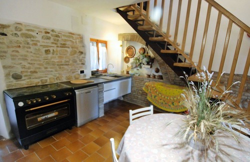 Ginestreto House | Stunning private villa for 8 guests with WIFI, TV, pets allowed, panoramic view and parking