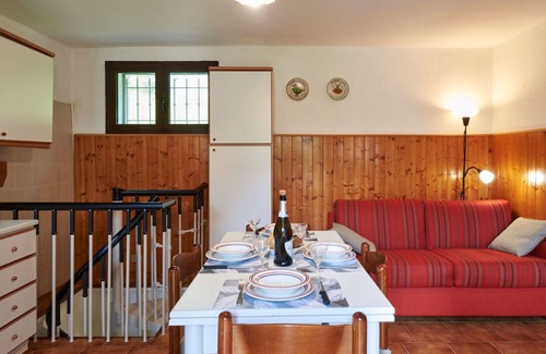Dascio House | Stunning private villa for 3 guests with WIFI, patio, pets allowed and parking
