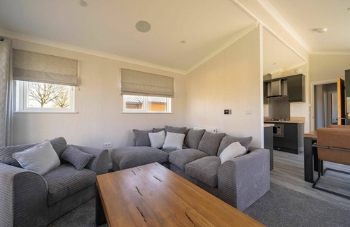 Biddinghuizen House | Stunning private villa for 4 guests with WIFI, pool, TV, terrace and parking