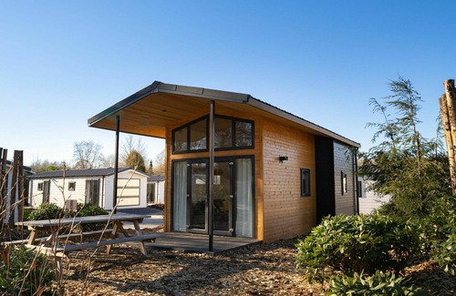 Biddinghuizen House | Stunning private villa for 4 people with WIFI, pool, TV and terrace