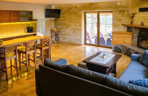 Kalinowo House | Stunning private villa for 8 people with WIFI, TV, terrace, pets allowed and parking
