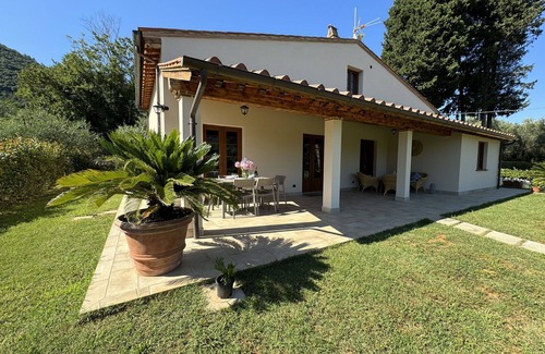 Santa Maria del Giudice Villa | Stunning private villa with A/C, WIFI, TV, veranda, pets allowed, panoramic view and parking