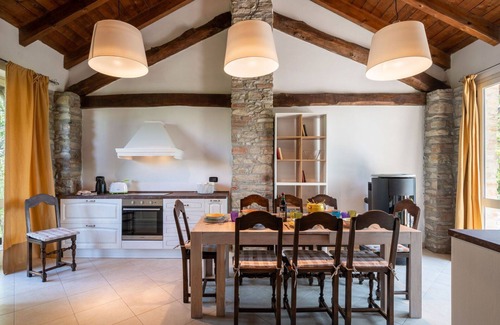 Ovada House | Stunning private villa with WIFI, private pool, A/C, hot tub, terrace, pets allowed and parking