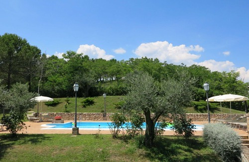 Penne House | Stunning private villa with WIFI, private pool, A/C, TV, patio, pets allowed and parking