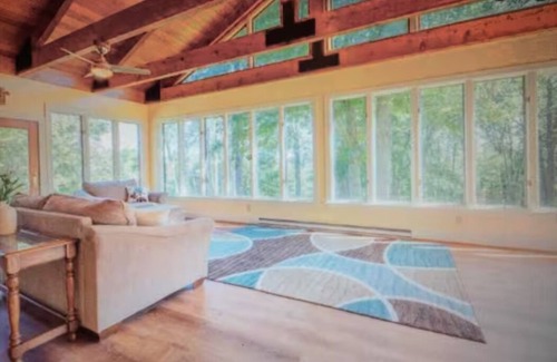 Rio Condo | Stunning Queen BR w/Bathroom & Overlooking Pond