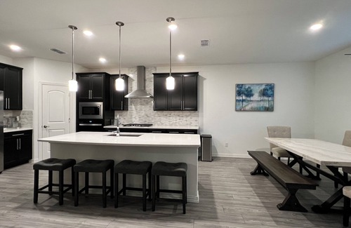 Garland House | Stunning quiet retreat close to Lake Ray Hubbard-Dallas Metro
