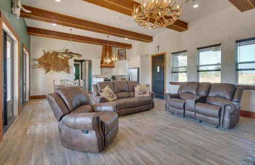 Oakland Villa | Stunning Ranch Villa Private Pool and Hot Tub!
