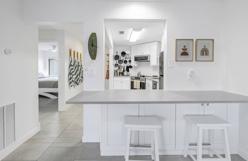 Tierra Verde Condo | Stunning Remodel & Kitchen On Bay, Close to Beach, available Nov., Dec., Jan '25
