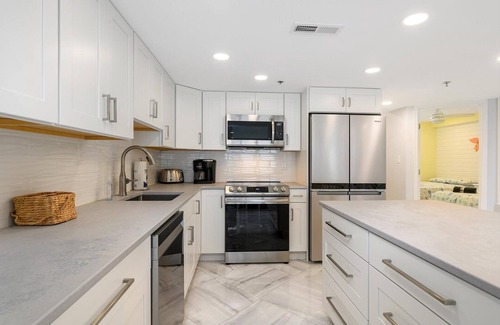 North Ocean City House | ⭐️STUNNING RENOVATED PLAZA 112 OCEAN FRONT INDOOR POOL⭐️