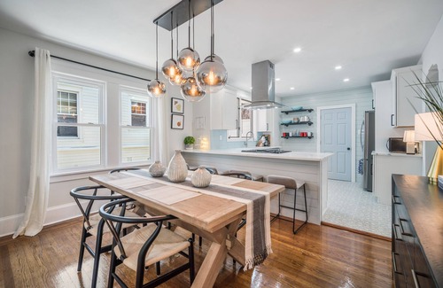 Margate City House | Stunning renovation, BEACH BLOCK, walk to everything!