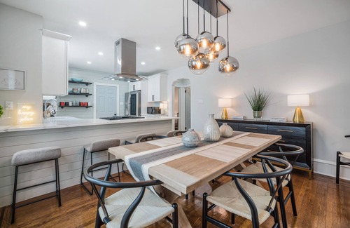 Margate City House | Stunning renovation, BEACH BLOCK, walk to everything!