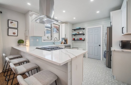 Margate City House | Stunning renovation, BEACH BLOCK, walk to everything!