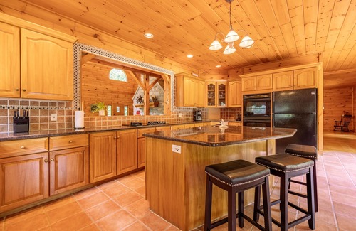 New Hartford House | Stunning Retreat on 62 Acres, 7000 sq ft, Pool and Hot Tub