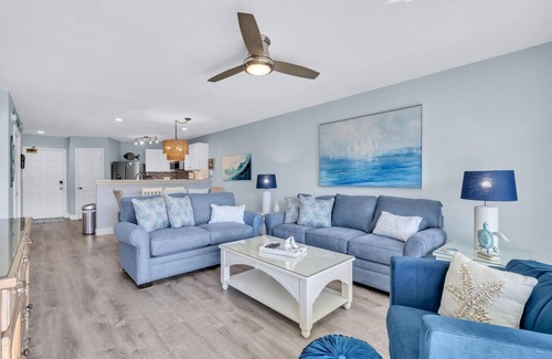 Miramar Beach Condo | 🏝Stunning Retreat-Private Beach-Umbrella Service for 4🏖-🐶 Welcome