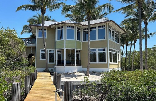 Vero Beach House | Stunning Riverfront Home with Private Beach and Close to the Ocean.