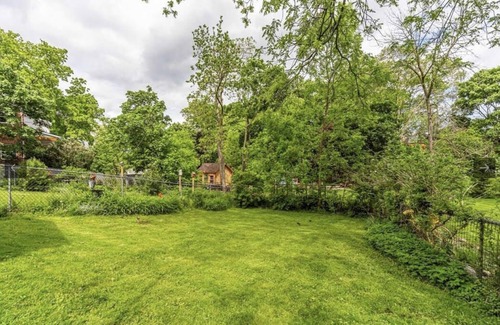 Welland House | Stunning Riverside Retreat - Escape to Niagara
