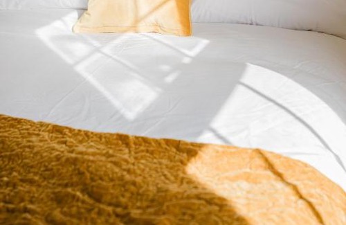 Axford Apartment | Stunning Room Above the Amazing Silks Pub!