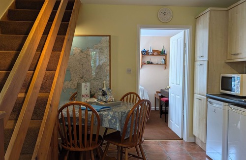 Milford Haven Cottage | Stunning rural cottage central to all Pembrokeshire beaches. Dogs Free. Wifi