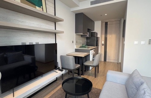 Pratumnak Hill Condo | Stunning Sea View Condo -Next To Beach